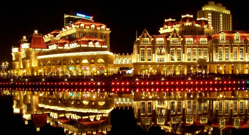 LED園林景觀照明節(jié)能改造：點(diǎn)亮城市，守護(hù)綠色地球
